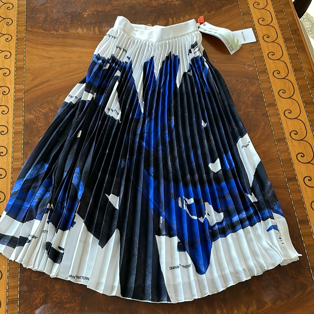 Off-White Pleated skirt